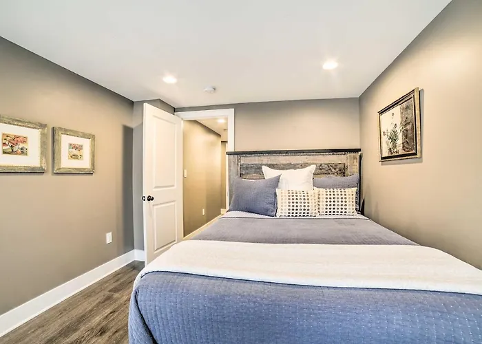 Home: Walkable Location! Holiday home *