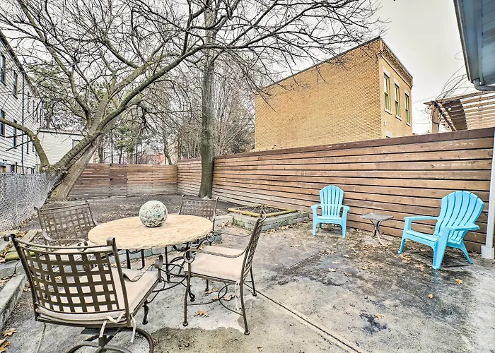 Holiday home Home: Walkable Location! *
